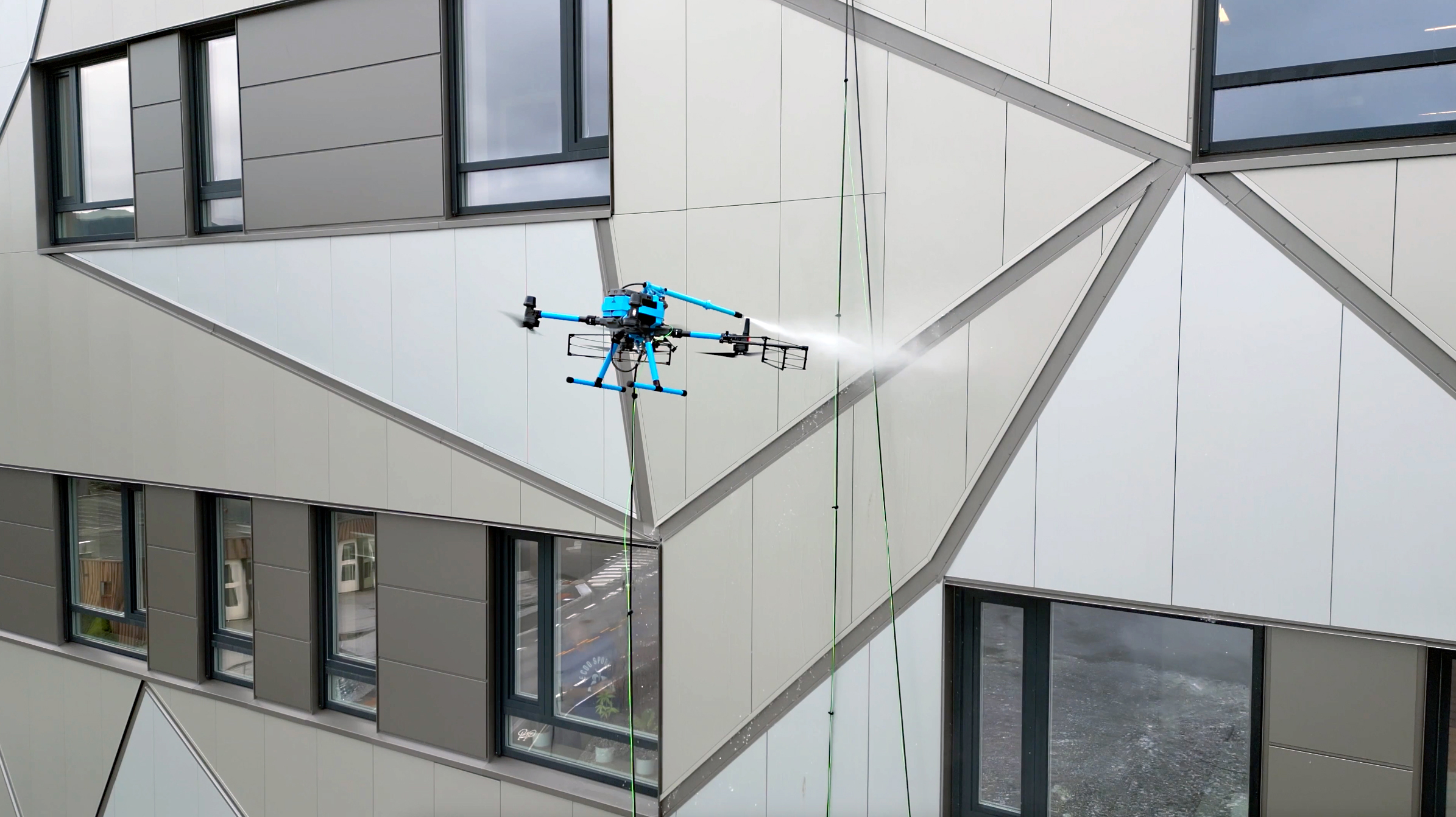 fasada-dron.jpg (1.19 MB)